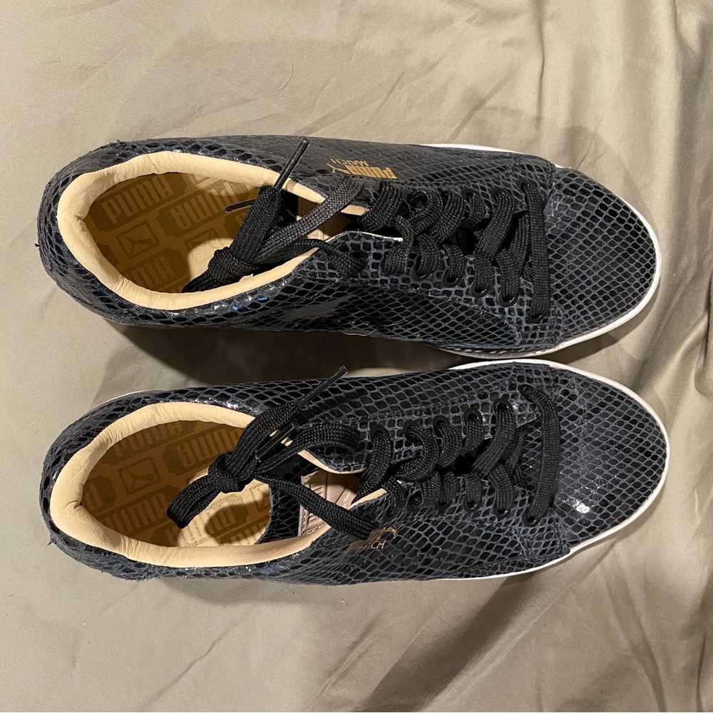 sz 7.5 PUMA Black Snakeskin Sneakers